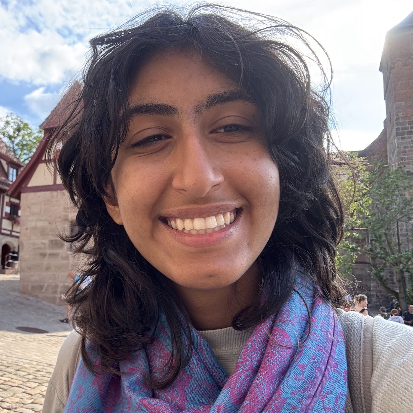 Zoya Brahimzadeh profile photo